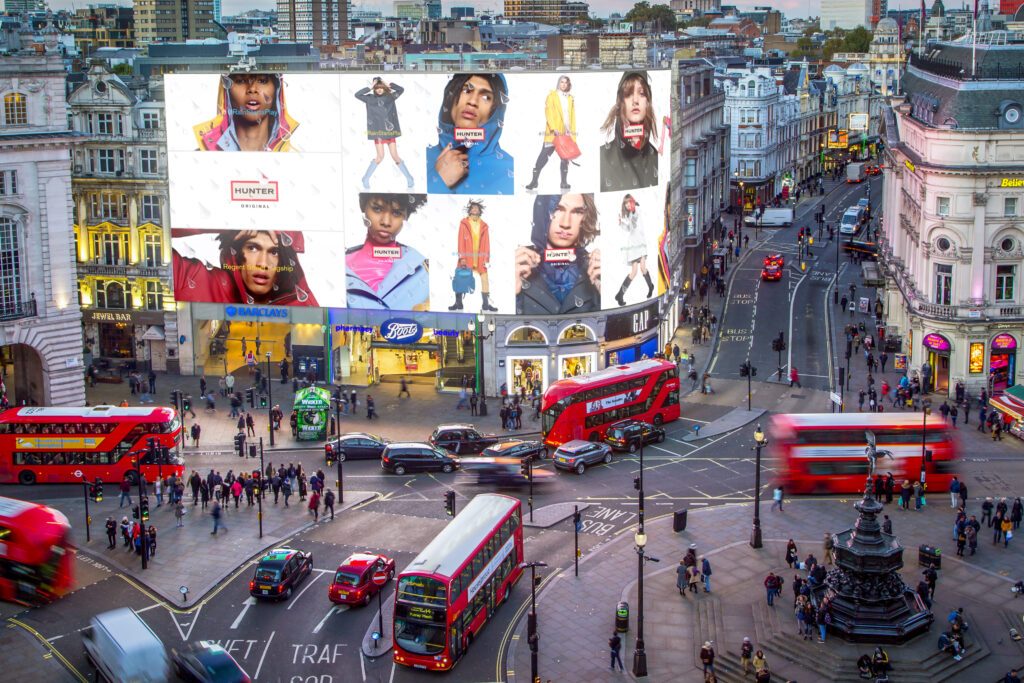 Piccadilly Lights (24)